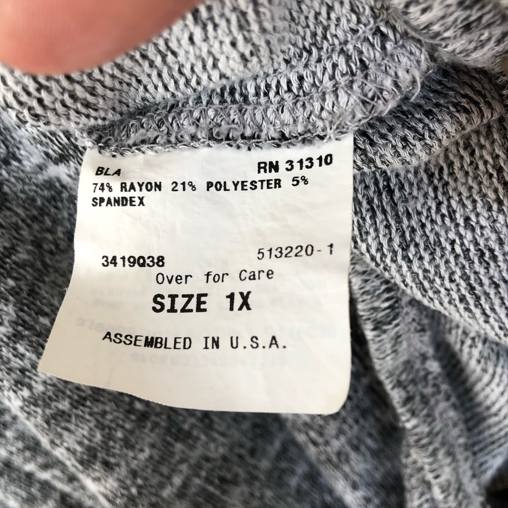 AGB Women V-Neck Blouse Top Black Lace Studded Detail Plus Size Gray 1X - Picture 3 of 5